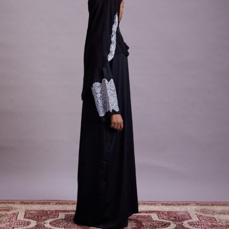 Hala Abaya